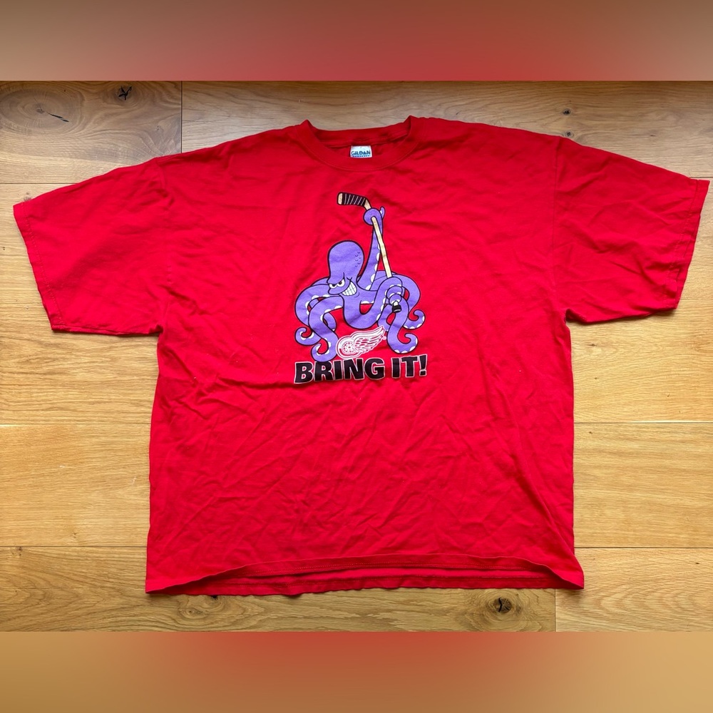 XXL Red Wings “Bring It” Octopus T-Shirt